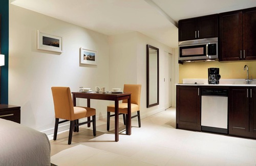 Downtown Montreal Hotel | Residence Inn by Marriott Montreal Downtown