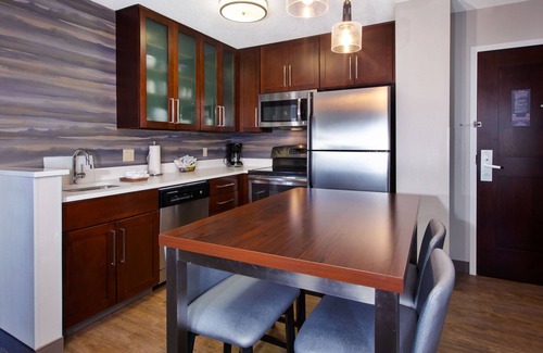 Thurston Hotel | Residence Inn by Marriott Ann Arbor North