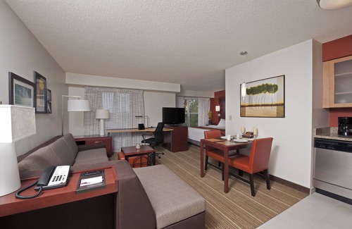 Lansing Hotel | Residence Inn Lansing West