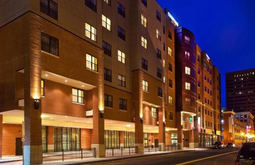 Downtown Syracuse Hotel | Residence Inn Syracuse Downtown at Armory Square