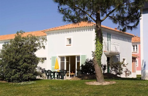 L'Aiguillon-sur-Vie Villa | Residence Le Domaine des Fontenelles - 4 Room Villa 6 People