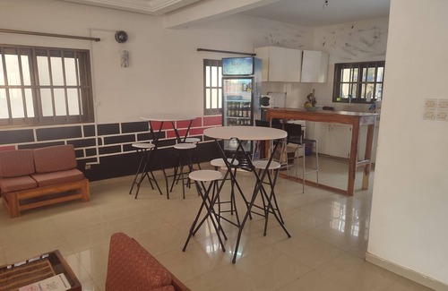 Lome Hotel | Résidence la barthe with swimming pool and bar