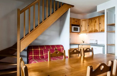 Besse-et-Saint-Anastaise Apartment | Residence Le Bois De La Reine* - 3 Room Duplex Cabin Apartment 6/8 People