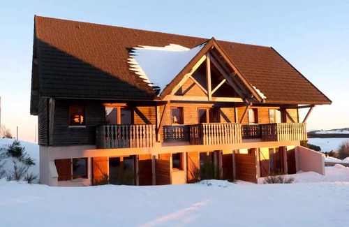 Besse-et-Saint-Anastaise Apartment | Residence Le Bois De La Reine* - 3 Room Duplex Cabin Apartment 6/8 People