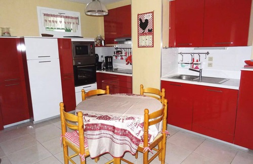 Aix-les-Bains City Center Apartment | Residence Le Cocher De La Reine - In pleasant neighborhood, well equipped accommodation!