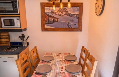 Les Orres Apartment | Residence Le Parc Des Airelles - Studio 4 people with view on the slopes