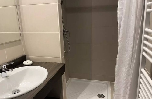 Eaux-Bonnes Apartment | Residence LE PORTILLO Swimming pool - 3 Rooms for 8 People