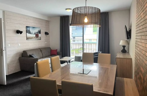 Eaux-Bonnes Apartment | Residence LE PORTILLO Swimming pool - 3 Rooms for 8 People