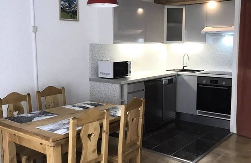 Valloire Apartment | Residence Le Praz - Studio cabin 4 people 2* exposed South