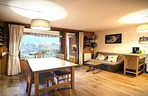 Vallouise-Pelvoux Apartment | Residence Les Cytises - Pleasant T2 with garden and terrace 4/6 persons