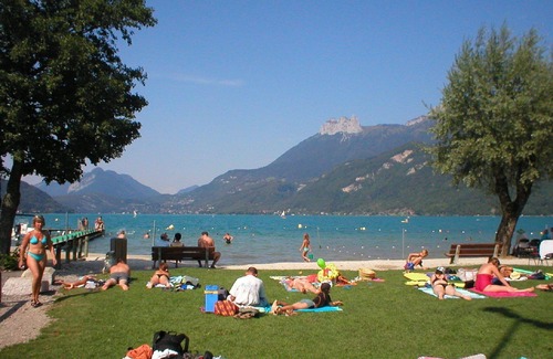 Doussard Apartment | Résidence les Gentianes, Lac d'Annecy - popular with Paragliders and Cyclists