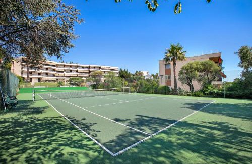 Antibes Apartment | Residence Les Oliviers - Happy Rentals