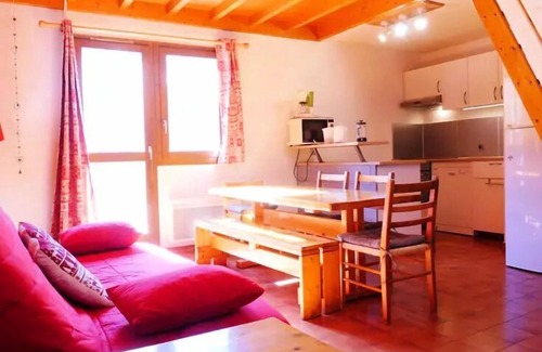 Montchavin Apartment | Residence LES ROCHES ROUGES - 2 Rooms for 7 People