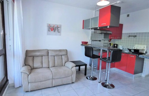 Aix-les-Bains Apartment | Residence Les Roseaux - Nice 2 rooms quiet by the lake!