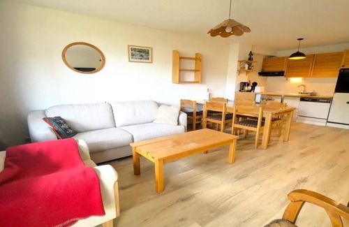 Puy-Saint-Vincent Apartment | Residence Les Soldanelles - APARTMENT 6 persons WITH IMPRENABLE VIEW
