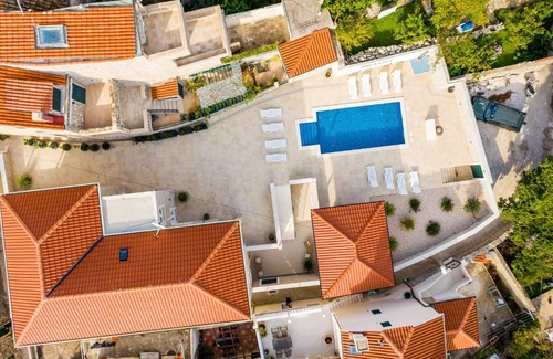 Cavtat House | Residence & Pool Villa Schwarz Suites