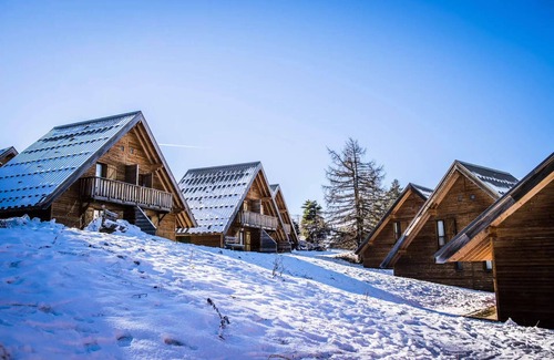 La Joue du Loup Ski Chalet | Residence Residence Les Flocons Du Soleil - Chalets for 7 people