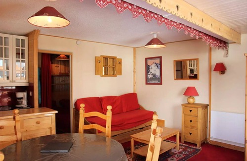 Val-Thorens Apartment | Residence Roc De Peclet 2 - VAL THORENS location: Warm studio with cabin in a quiet area