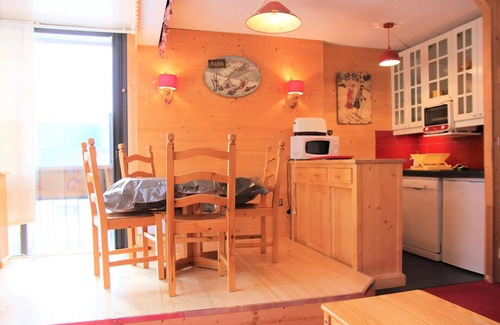 Val-Thorens Apartment | Residence Roc De Peclet 2 - VAL THORENS location: Warm studio with cabin in a quiet area