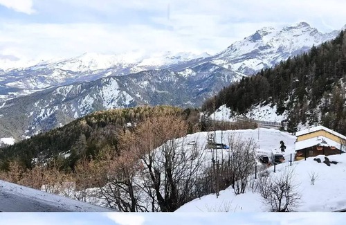 Barcelonnette Apartment | Residence Terrasses De l'adroit - 2 Rooms for 4 People