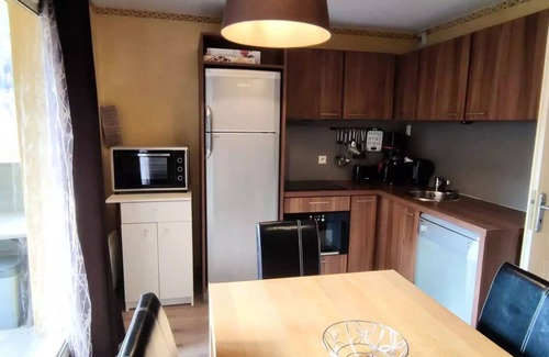 Isola Apartment | Residence Terrasses Isola A201 - 3 rooms in the centre, station and mountain view