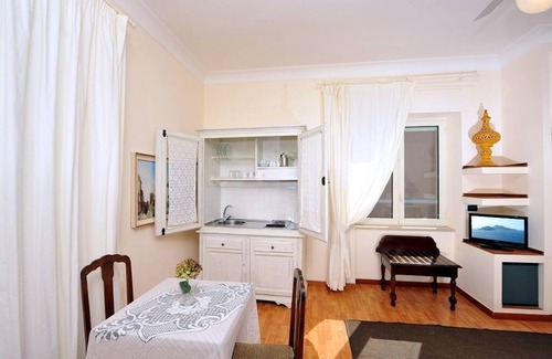Sant'Agata sui Due Golfi Apartment | Residence Villa Titina Apartment Pool View Sant'Agata sui Due Golfi