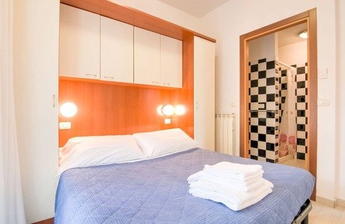 Torre Pedrera Apartment | Residence with swimming pool nearby the sea.