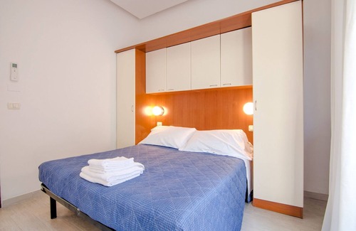 Torre Pedrera Apartment | Residence with swimming pool nearby the sea.