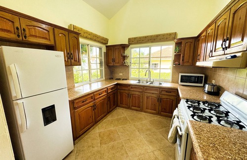 Urbanizacion Tavarez Villa | Residencial Hispaniola Villa 39/2 Masters/Maid/Pool/BBQ Grill