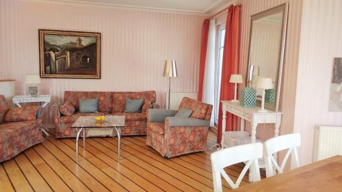 Kuehlungsborn Apartment | Residenz Waldkrone Turm-Suite 215