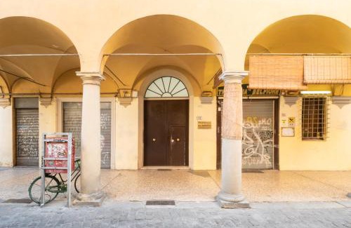 Historic Center Apartment | Residenza Ariosto by Studio Vita