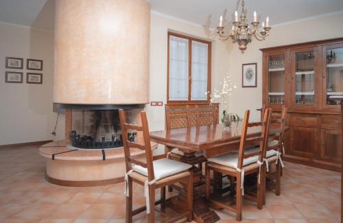 Sorisole Apartment | Residenza Cume Bergamo Villa singola con giardino e 3 camere da letto