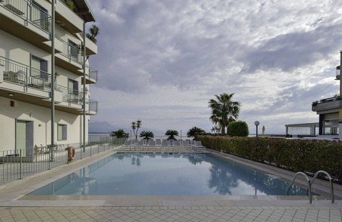 Desenzano del Garda Apartment | Residenza Miralago with pool - One-bedroom with terrace