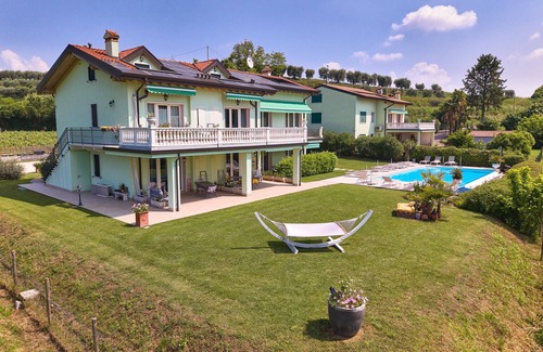 Pastrengo Apartment | Residenza Pastrengo - apartment Girasole with pool and terrace