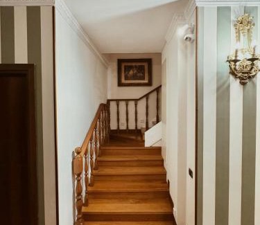 Rione II Trevi House | Residenza Tritone Luxury Guest House Trevi Fountain