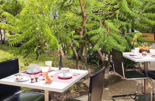 Carrieres-sur-Seine House | Residhome Carrières La Défense