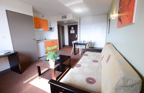 La Demi - Lune Apartment | Residhotel Lyon Lamartine