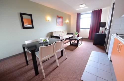 La Demi - Lune Apartment | Residhotel Lyon Lamartine