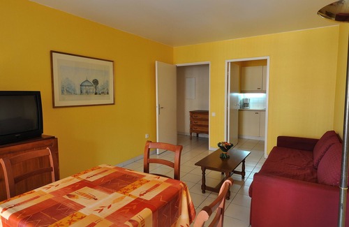 Cannes La Bocca Apartment | Residhotel Villa Maupassant