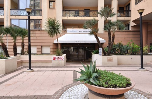 Cannes La Bocca Apartment | Residhotel Villa Maupassant