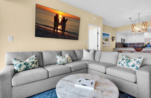 Pensacola Beach Condo | 🐬🌴Resort Amenities | Walk to Beach | Stunning View | Portofino 2-805
