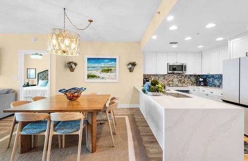 Pensacola Beach Condo | 🐬🌴Resort Amenities | Walk to Beach | Stunning View | Portofino 2-805