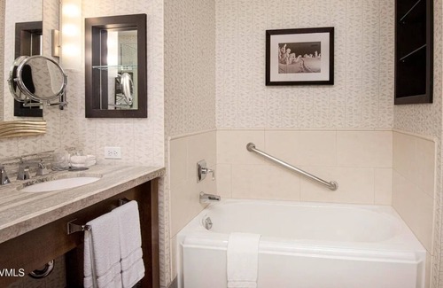 Avon Condo | Resort and Spa | Ski in/out | Health Club | Spa | Rm Service |