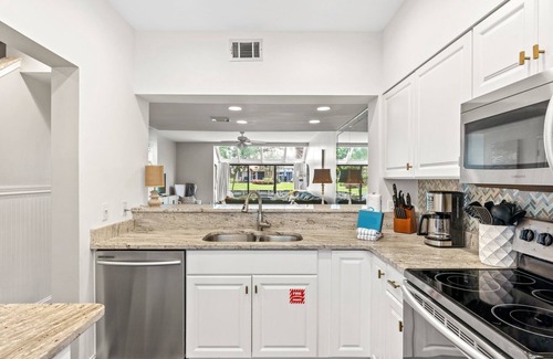 Sandestin House | Resort Beachside 2 BR Townhome sleeps 6 + Golf Cart + Fire pit!