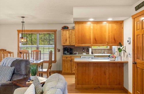 Reeds Spring Cabin | Resort Cabin! Fireplace, Private King Bedroom, Wooded Views! | 104A