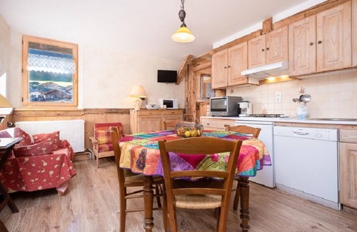 Areches Apartment | Resort center, 2nd floor, parking, tv, 44m², Arêches-Beaufort