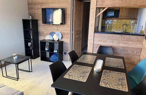 Avoriaz Apartment | Resort center, app. 36 m2, 1 bedroom, mountain corner, balcony, ski room, WIFI
