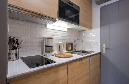Meribel-Mottaret Apartment | Resort center, 5th floor, balcony, tv, ski locker, 24m², Méribel-Mottaret