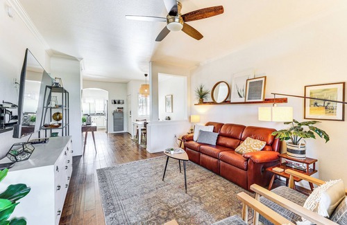 Paradise Valley Village Condo | Resort Condo 8 Mi to Old Town Scottsdale!