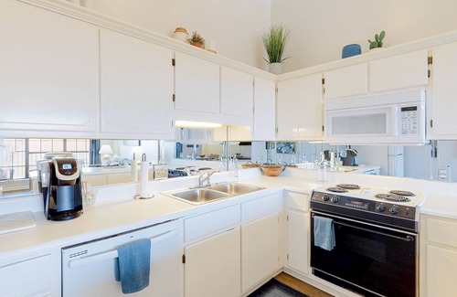 West Panama City Beach Condo | Resort condo with pools, hot tubs, private balconies & AC - near beach
